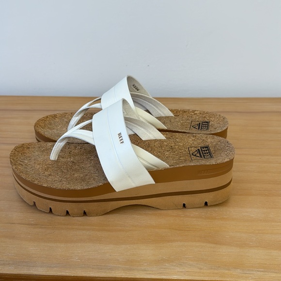 Reef Sandals - Picture 2 of 6